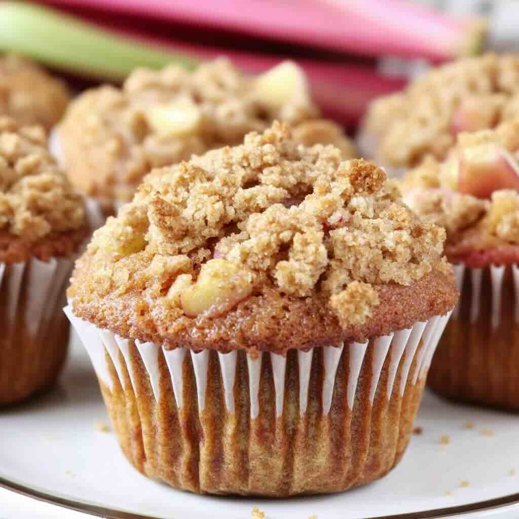 Rhubarb Banana Muffins